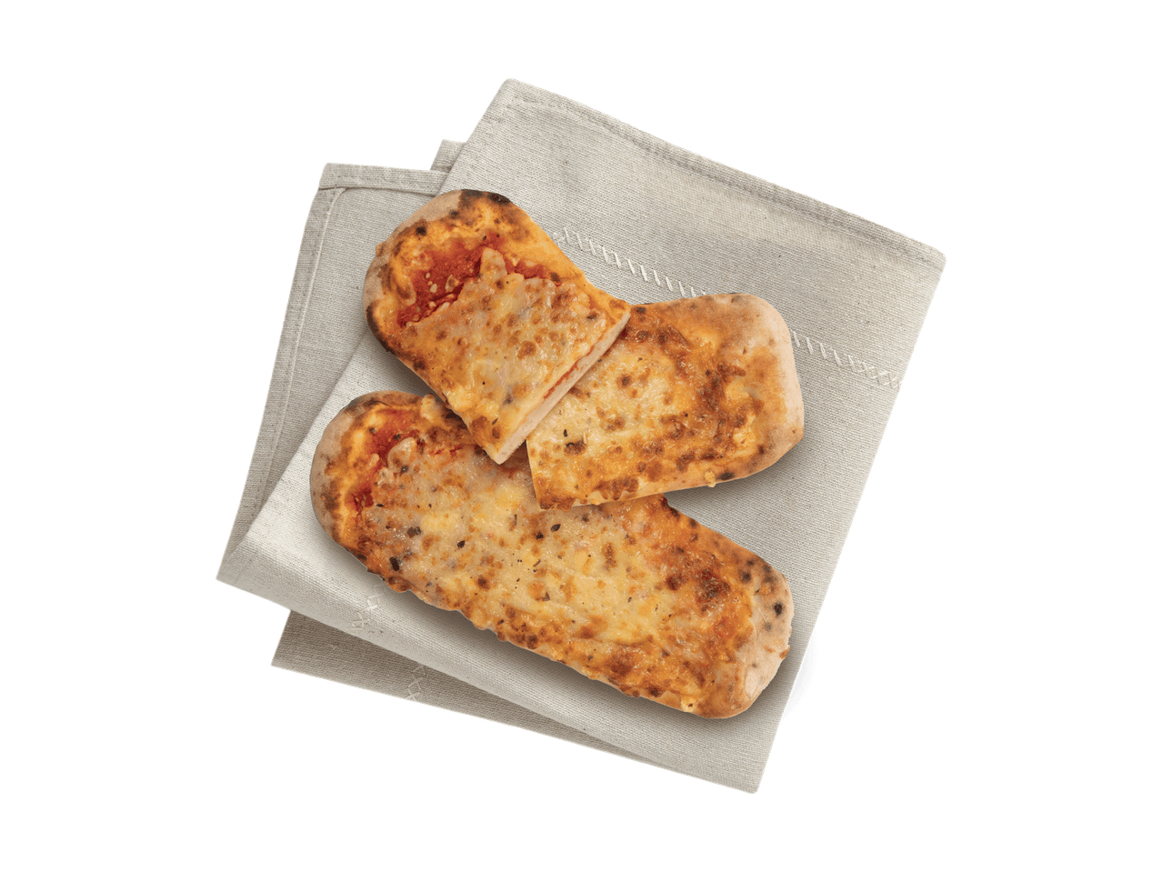 Drei Stücke Käsepizza auf einem beigen Leinentuch