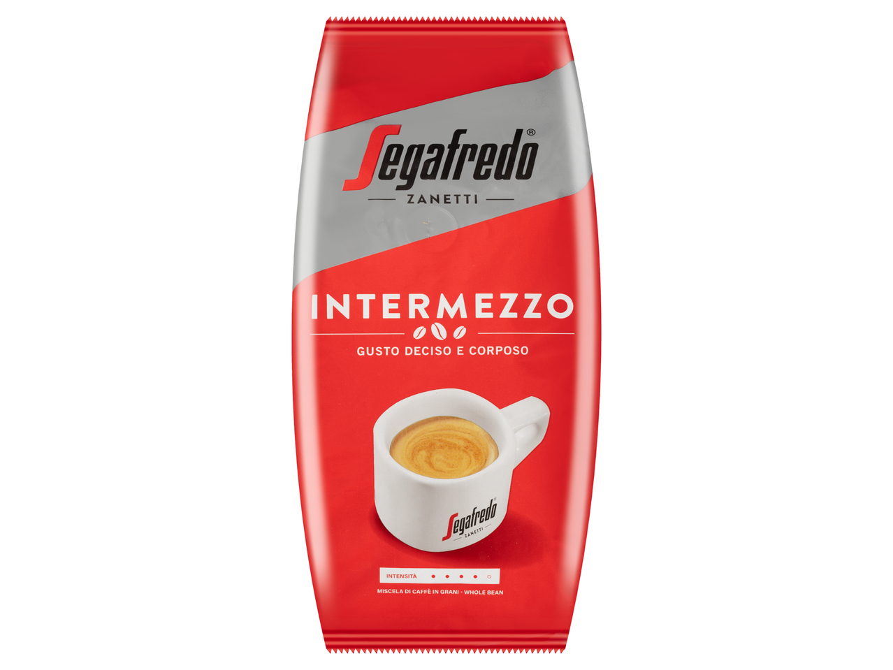 Segafredo Intermezzo szemes kávé csomagolása, egy csésze kávéval.