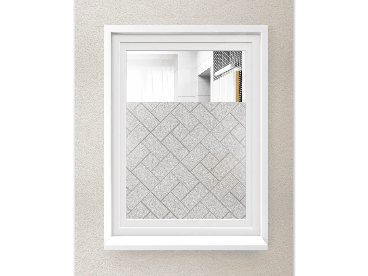 Fenster mit weißem Rahmen und gemusterter Sichtschutzfolie, die einen Raum widerspiegelt