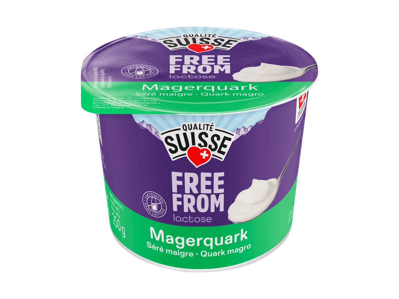 Pot de séré maigre sans lactose, avec une cuillère de produit et des montagnes en arrière-plan.
