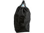 Cesto preto EASYMAXX para garrafas e latas com garrafas de água.