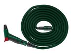 Green garden hose with a spray gun, coiled in a circle, with text '26,5 mm (G¾') 21 mm (G½')'