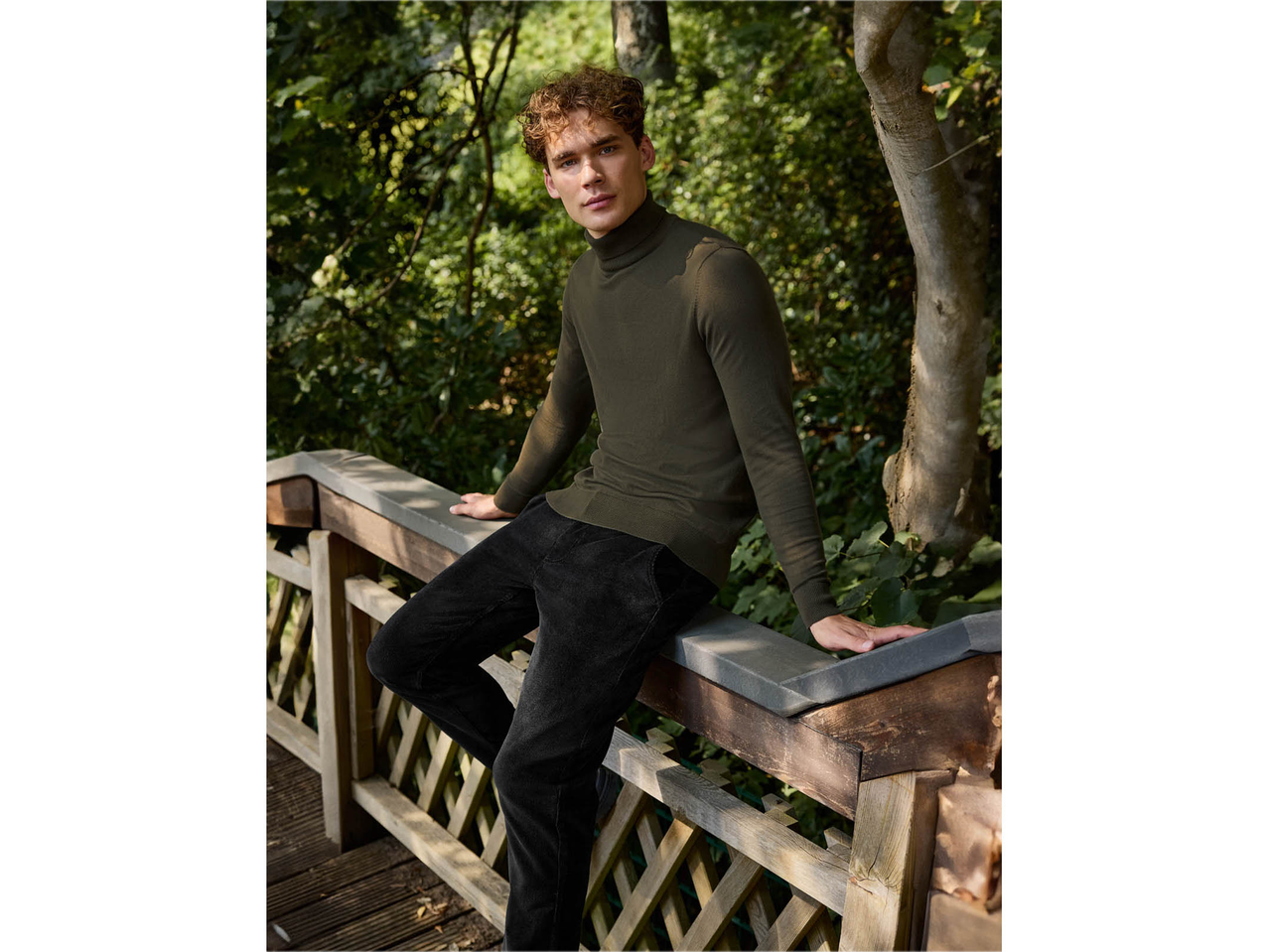 Pantaloni in velluto da uomo