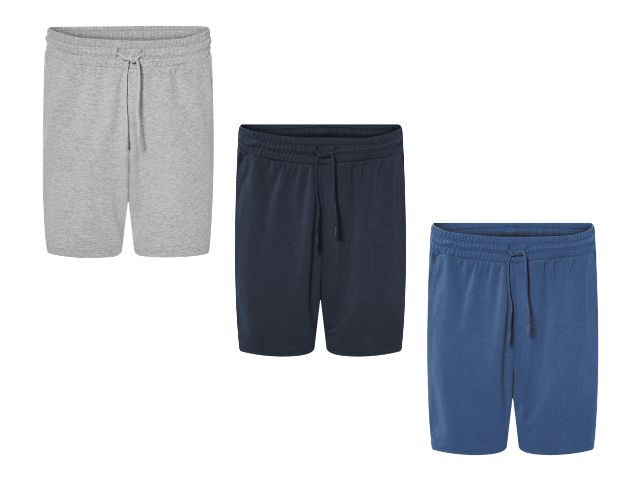 Kolme paria Uniqlo-merkkisiä urheilushortseja harmaana, tummansinisenä ja vaaleansinisenä.