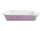 Eine lilafarbene Keramik-Auflaufform mit weißen Innenwänden.