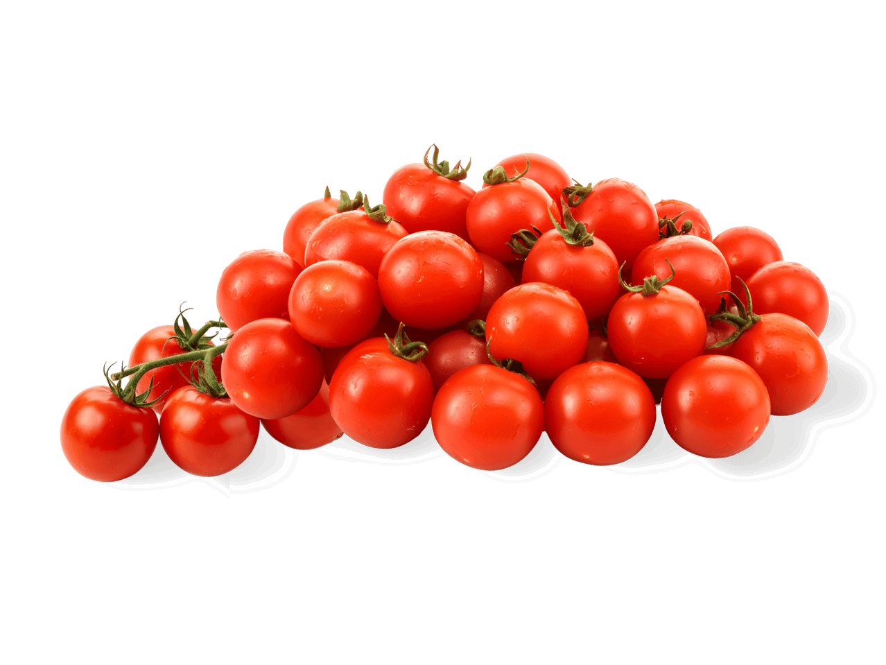 Eine Ansammlung von glänzenden, roten Kirschtomaten auf schwarzem Hintergrund.