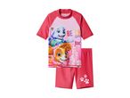 Børnebadedragt med kortærmet top og shorts, med Paw Patrol-motiver og teksten 'BEACH time'.