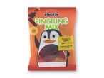En orange pose Pingvin Pingeling Mix slik med en tegneseriepingvin og forskellige vingummi- og lakridsstykker.