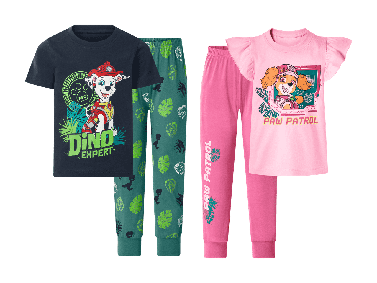 To sæt pyjamas: en mørkeblå med en hund og teksten 'DINO EXPERT', og en lyserød med en hund og teksten 'PAW PATROL'.
