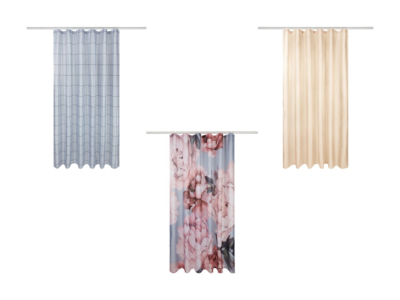 Tre badeforhæng: et blåt med tern, et med lyserøde blomster og et beige med mønster.
