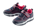 Ein Paar dunkelblaue und pinkfarbene Kindersportschuhe.