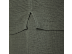 Detalii ale pijamalei din muselină ESMARA, verde oliv, cu șliț lateral