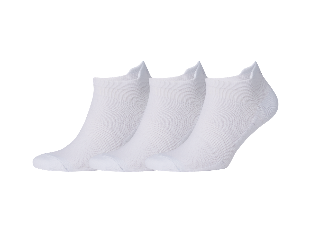 Trīs pāri baltu zeķu
