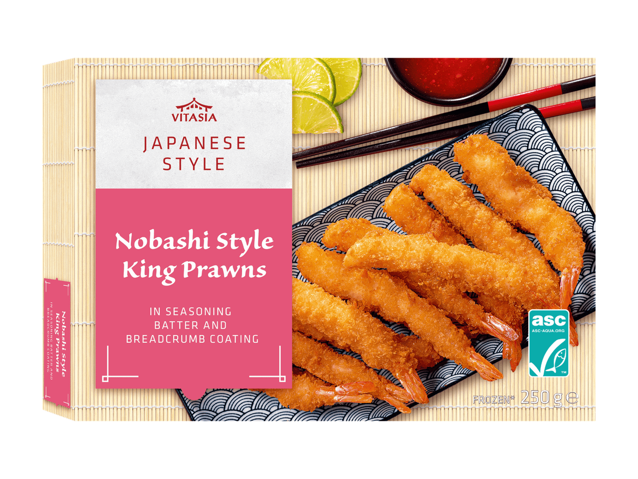 Crevettes royales panées de style japonais, servies sur un plat avec des baguettes et de la sauce.