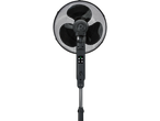 Ventilador de chão preto com grelha de metal.