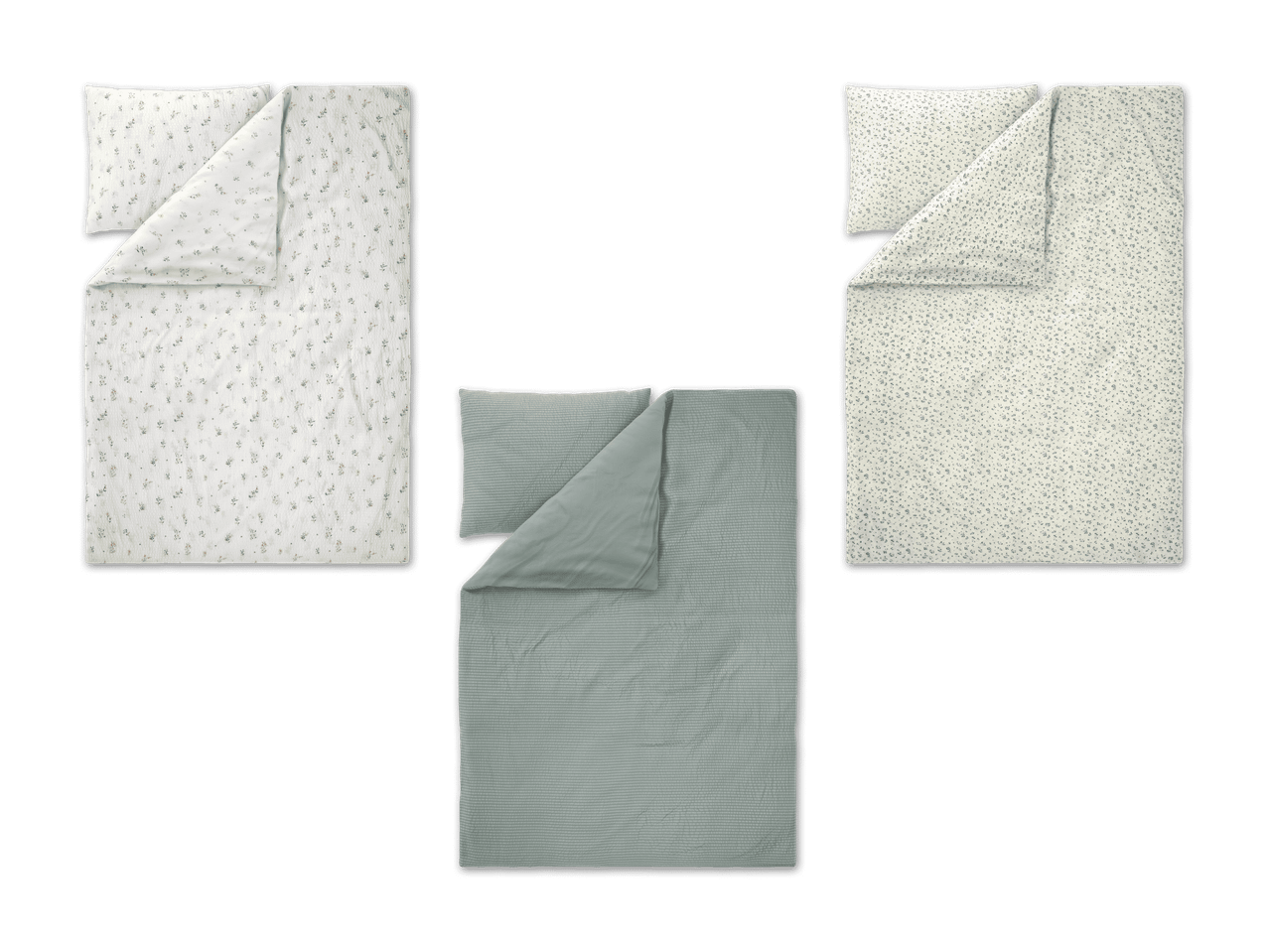 Drei Bettwäsche-Sets: zwei mit Blumenmuster in Weiß und eines in Hellgrün mit Waffelstruktur.