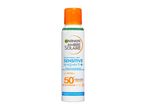 Garnier Ambre Solaire Sensitive expert+ SPF 50+, spray solaire aux céramides.