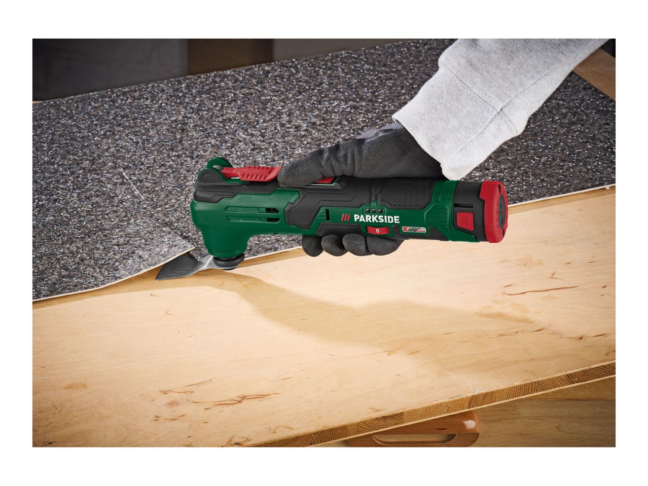 Go to full screen view: Parkside 12V Cordless Multipurpose Tool Starter Set - Image 7