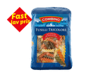 Pakke med tricolore fusilli pasta med et rødt mærke, der siger 'Fast lav pris'.