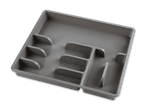 Eine graue Plastik-Besteckschublade mit mehreren Fächern.