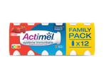 Een familiepak van 12 aardbeienyoghurtshots, rijk aan vitamine D en met Nutri-Score A.