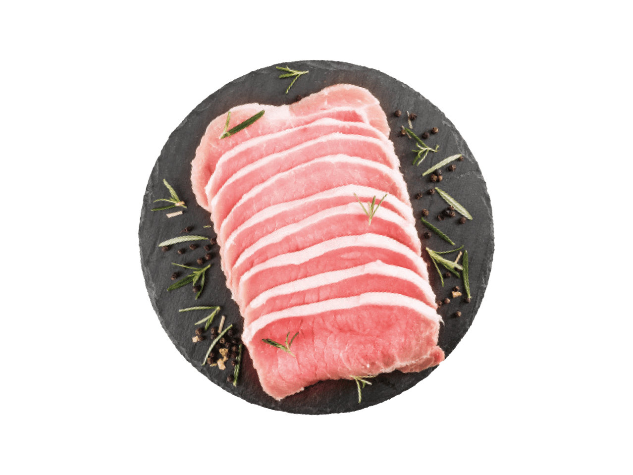 Kiaulienos file gabaliukai ant skalūnų lėkštės su rozmarinu ir pipirais.