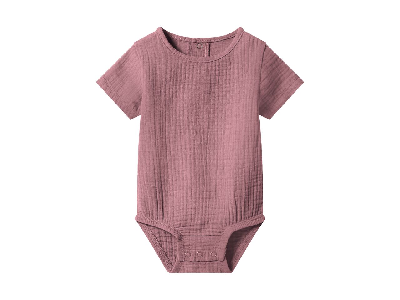 En lyserød babybody med korte ærmer og knapper ved halsen og i skridtet.