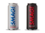 To energidrikke, en hvid 'Cola Zero' og en sort 'Cola', begge med 'SMAG!' logo.