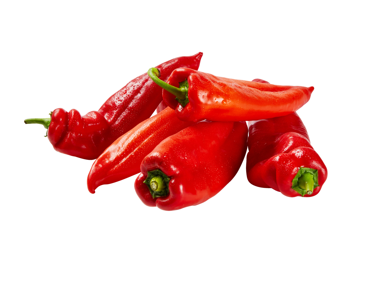 Verse rode puntpaprika's met waterdruppels