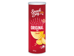 SNACK DAY Original sós chips, piros henger chips-szel és sóval.