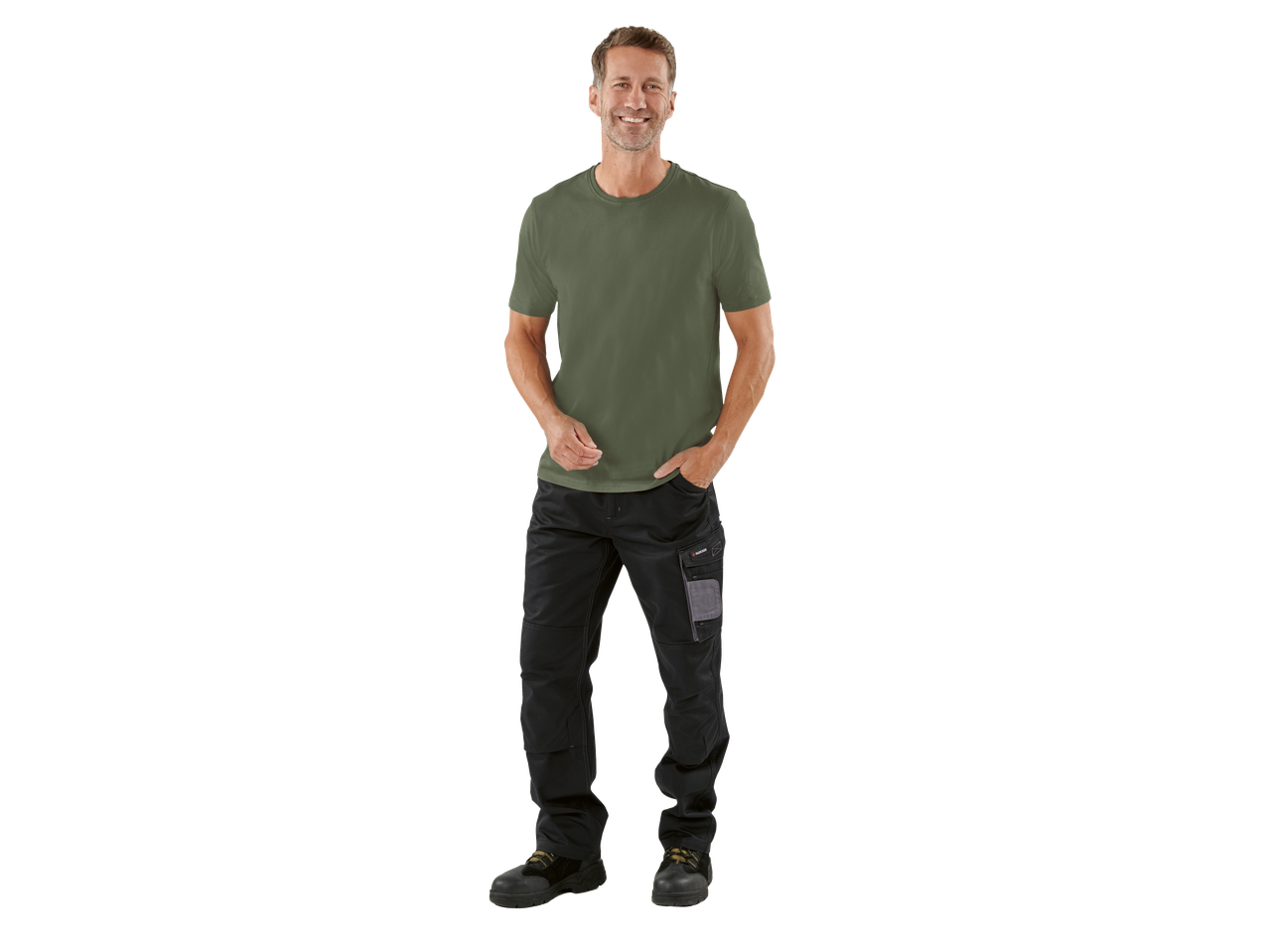 Muškarac u zelenoj PARKSIDE majici i crnim radnim pantalonama.