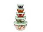 Conjunto de tigelas de vidro empilháveis com tampas verde-menta.