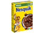 Boîte de céréales Nestlé Nesquik avec le lapin Nesquik et un bol de céréales.