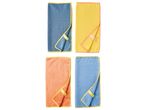 Quattro panni in microfibra di colori assortiti.