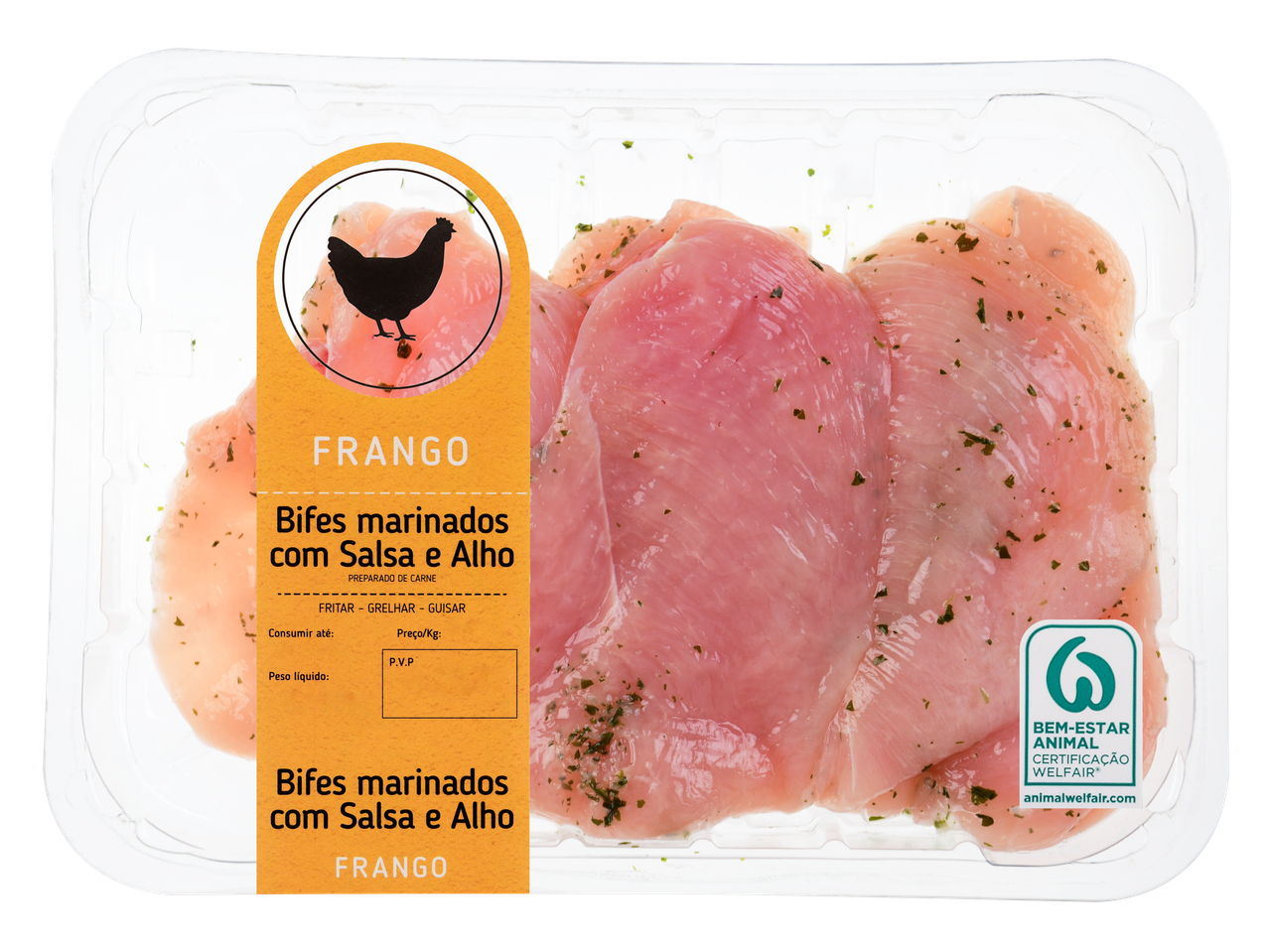 Bifes de frango marinados com salsa e alho em embalagem, com selo de bem-estar animal.