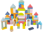Spalvingi mediniai statybiniai blokeliai, sudarantys pilies pavidalo struktūrą.