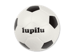 Ein weiß-schwarzer Fußball mit dem Schriftzug „lupilu“ in der Mitte.