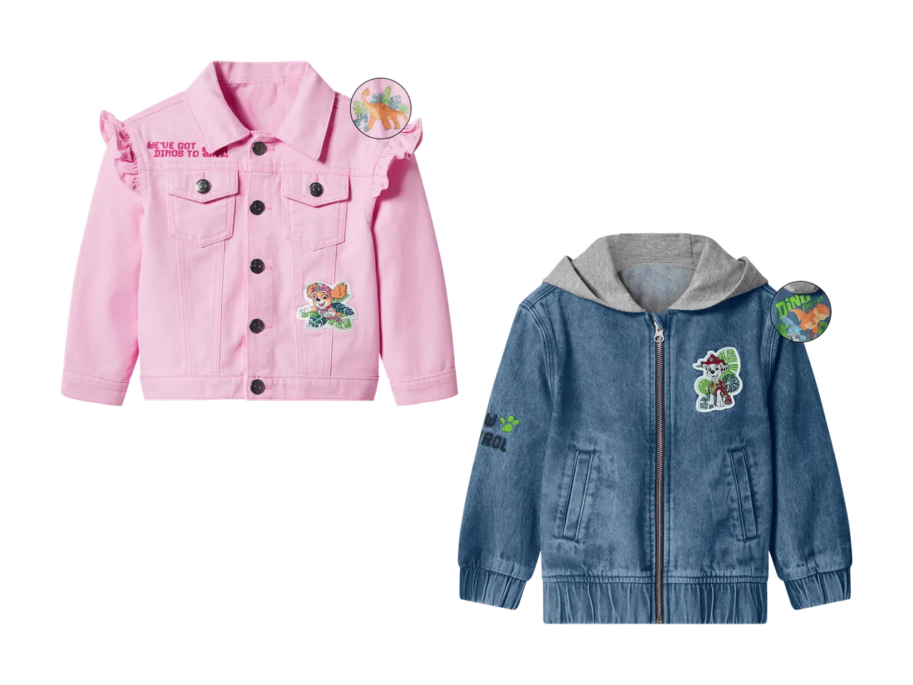 Deux vestes en jean pour enfants, une rose avec des volants et une bleue à capuche, toutes deux avec des motifs de dinosaures.