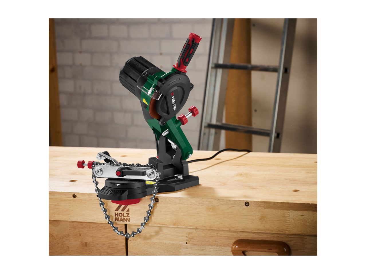 Parkside chainsaw sharpener on a Holzmann workbench.