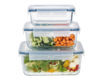 Τρία γυάλινα δοχεία αποθήκευσης τροφίμων Silvercrest® με καπάκια, γεμάτα λαχανικά και σαλάτα.
