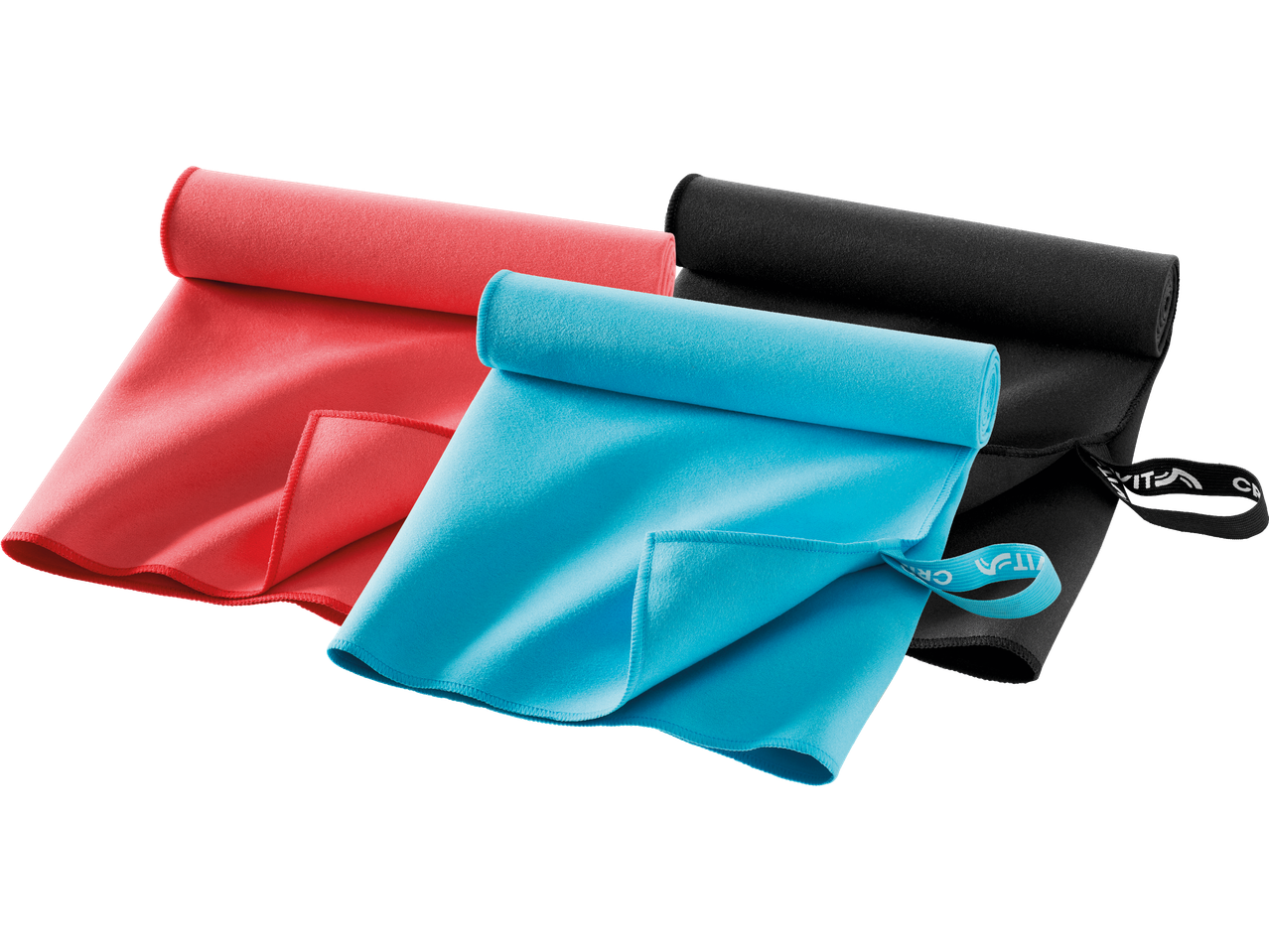 Tre Craft microfiber handdukar i olika färger: korall, blå och svart.