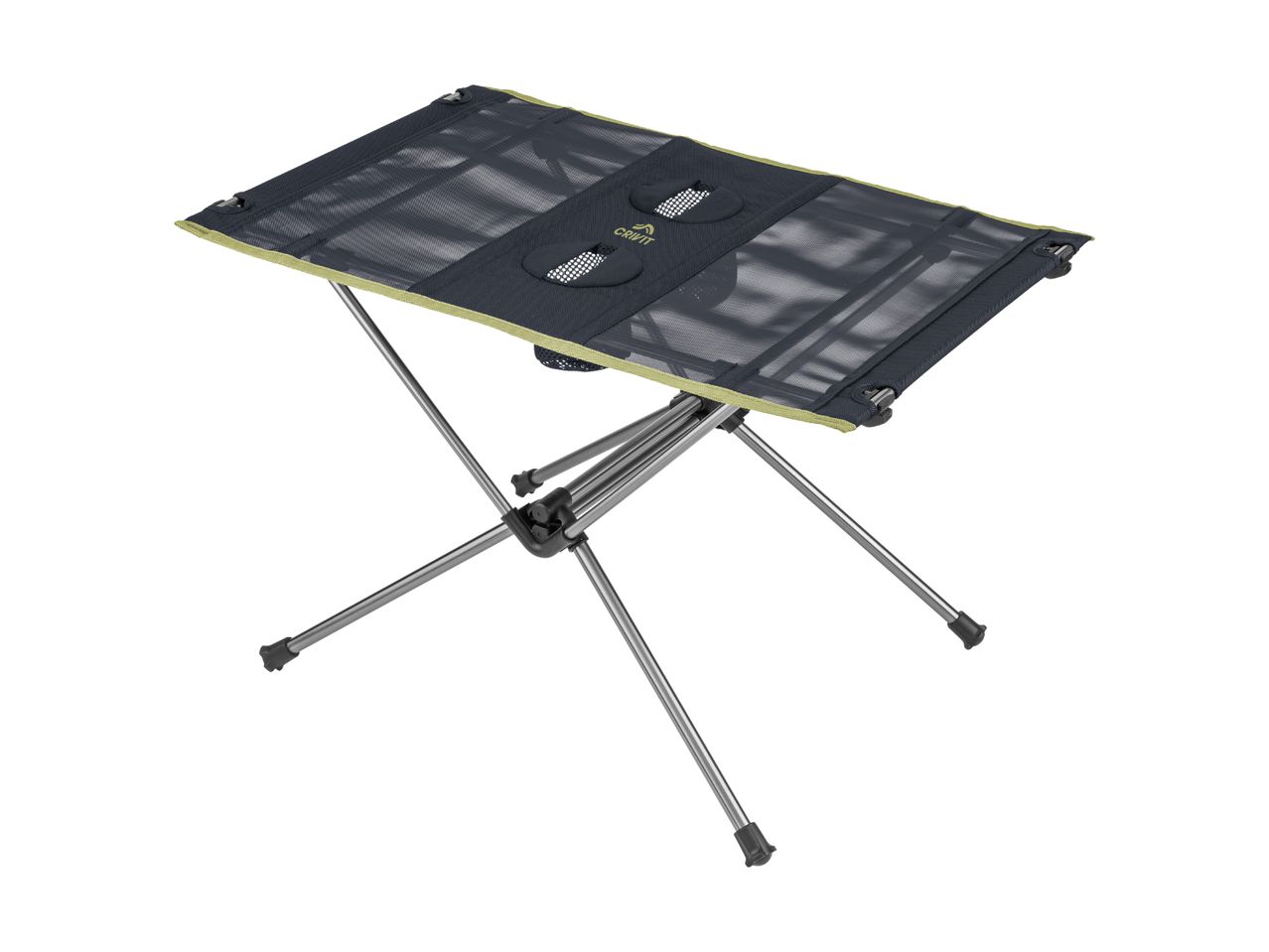 Et let, sammenklappeligt campingbord med nettop.
