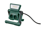 Luz de trabalho LED Parkside com tomada dupla integrada.