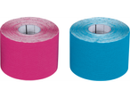 Twee rollen Sensiplast kinesiologietape, één roze en één blauw.