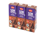 Três embalagens de leite com chocolate sem lactose Milbona com certificação Rainforest Alliance.