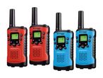 Fire walkie-talkies i rød og blå med skærme og knapper.