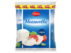 Embalagem de mozzarella Milbona XXL com duas peças, tomates e manjericão.