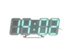Un ceas LED modern afișează ora 14:02.