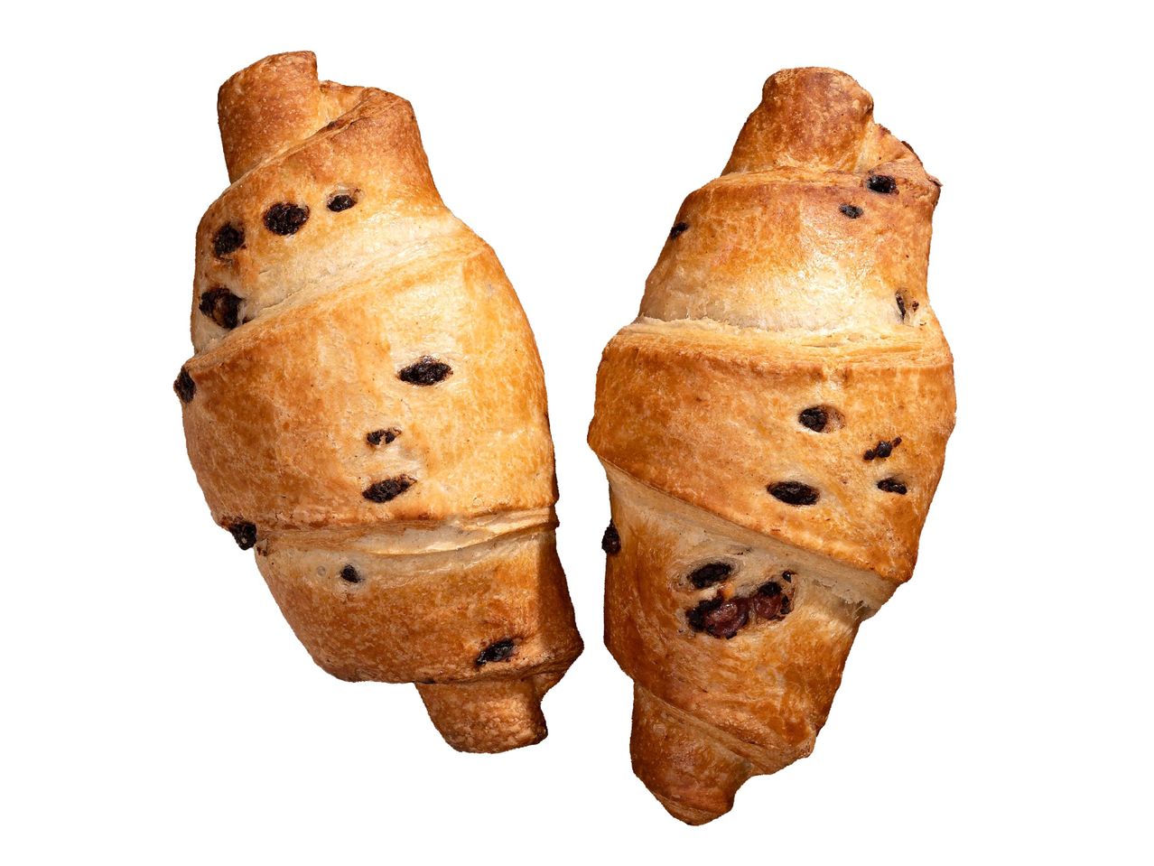 Két csokoládés croissant sütemény fehér háttér előtt.