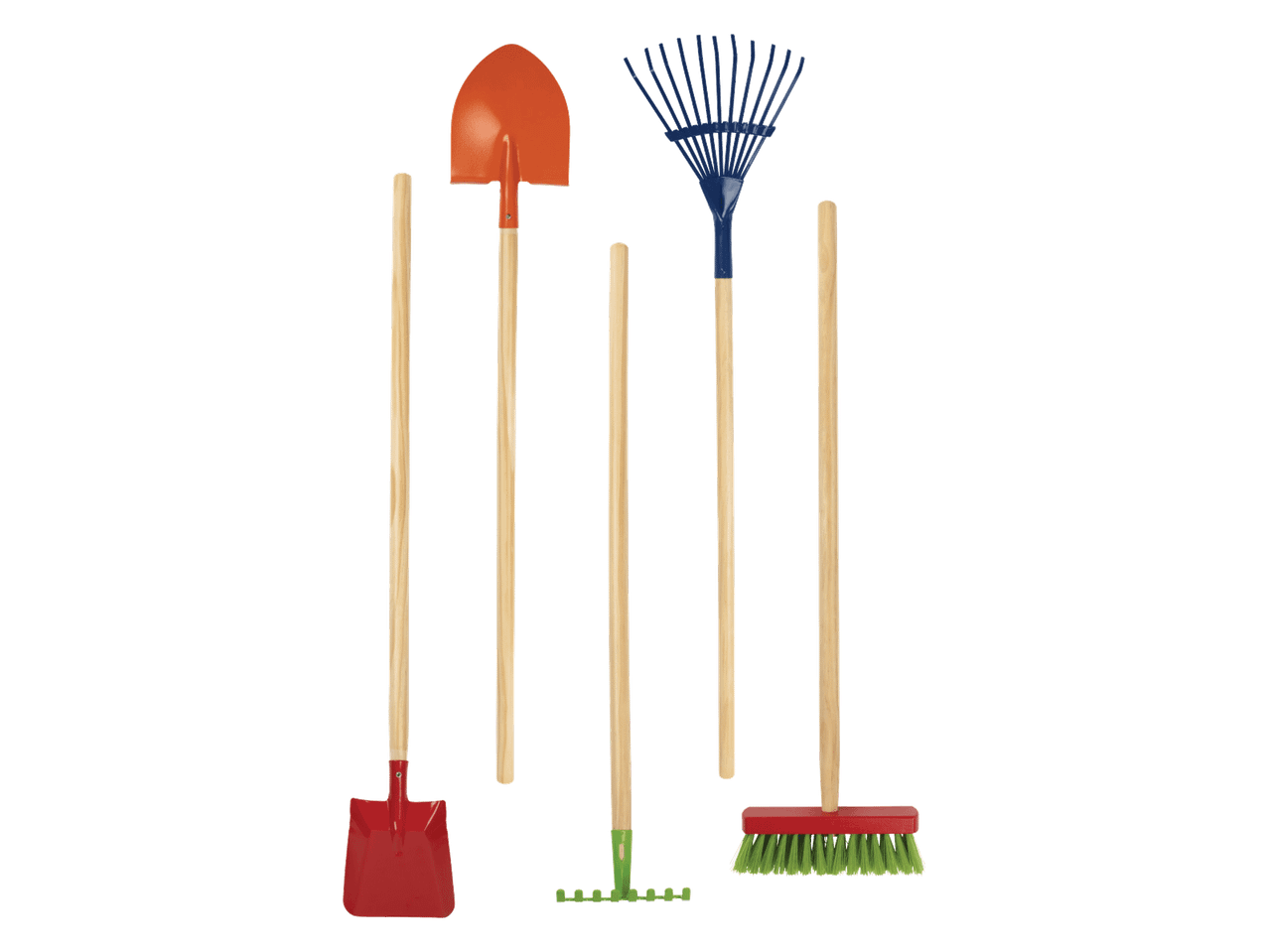 Sodo įrankiai: oranžinis kastuvas, mėlynas grėblys, žalias grėblys ir raudonas šepetys.